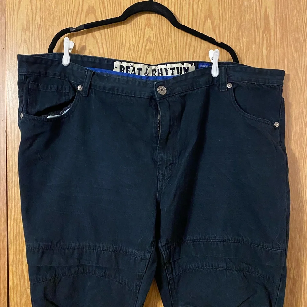 Sleek Black Cargo Pants with Straight Leg - Picture 4 of 7